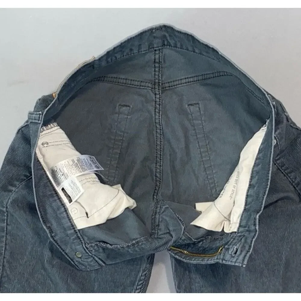 Levi's 505 Regular Straight 5-Pocket Corduroy Jeans. Perfectly Faded, 31X28.5.